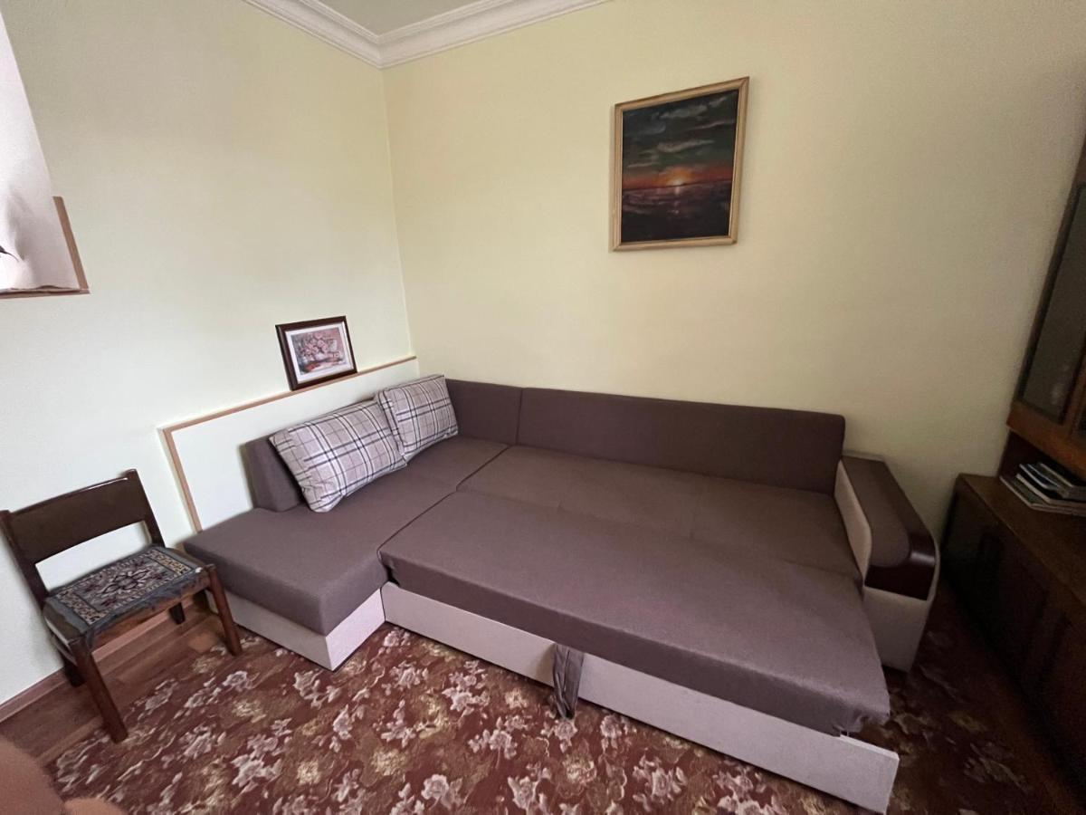 Bed and Breakfast Inexpensive House Ванадзор Экстерьер фото